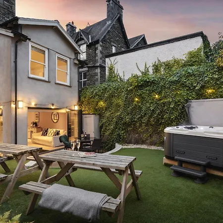 Rosemount Lake District Townhouse With Hot Tub Уиндермир Экстерьер фото